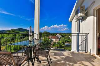 Апартаменты Villa Marga Вирпазар Апартаменты с балконом-4
